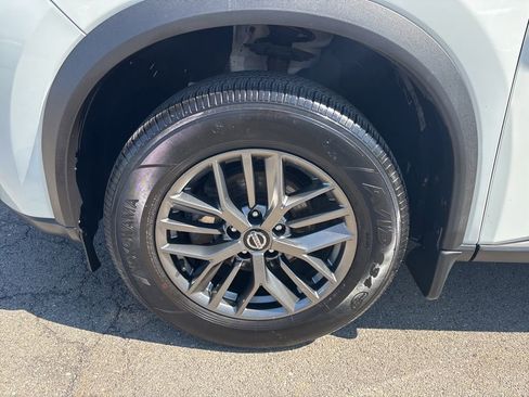 Used 2021 Nissan Rogue S AWD/4WD image 10
