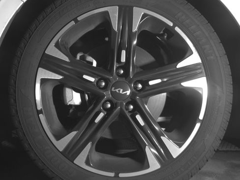 Used 2022 Kia K5 GT-Line AWD/4WD image 11