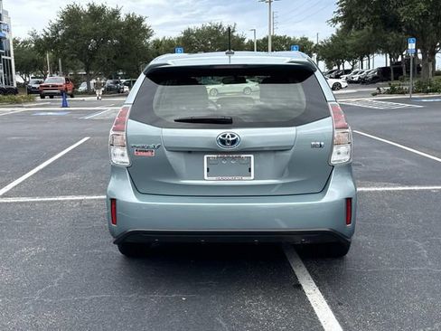 Used 2017 Toyota Prius V Four FWD image 5