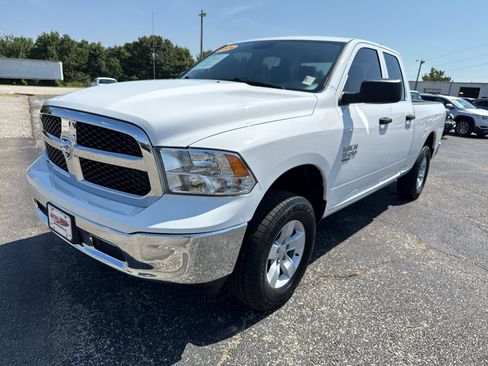 Used 2024 RAM 1500 Tradesman w/ Chrome Plus Package AWD/4WD image 3