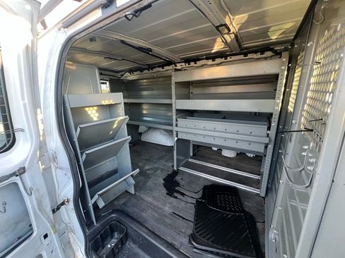 Used 2015 Chevrolet Express 2500 image 19