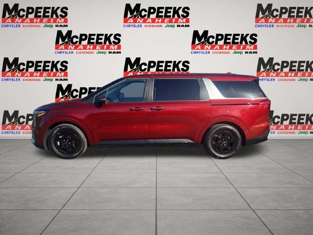 Used 2026 Kia Carnival FWD image 2