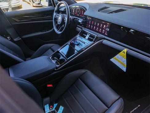 New 2025 Porsche Panamera 4 image 37