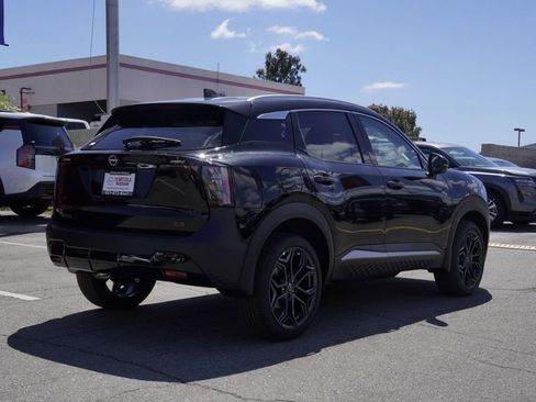 New 2026 Nissan Kicks SR FWD image 4