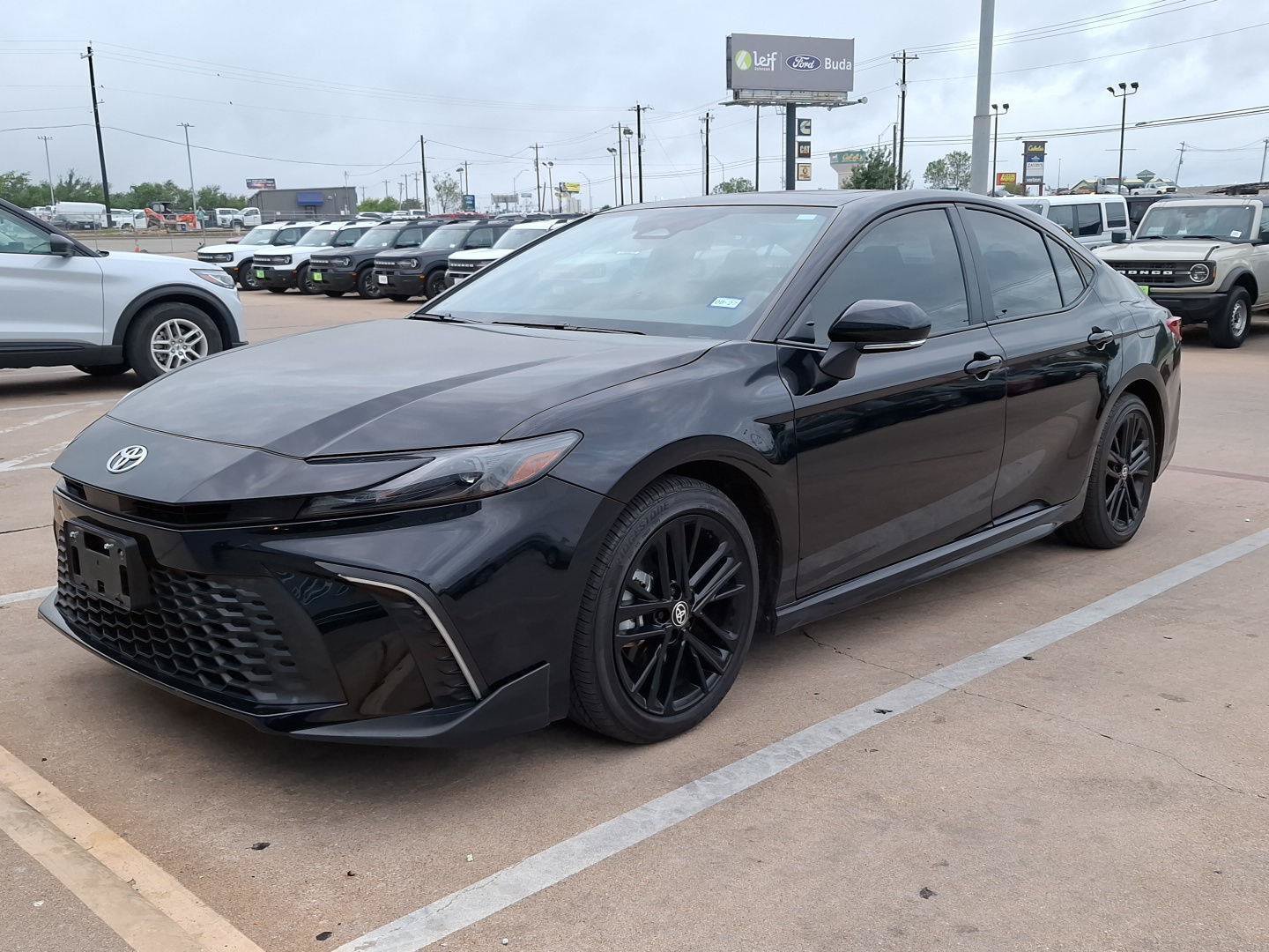 Used 2025 Toyota Camry SE w/ Convenience Package FWD image 24