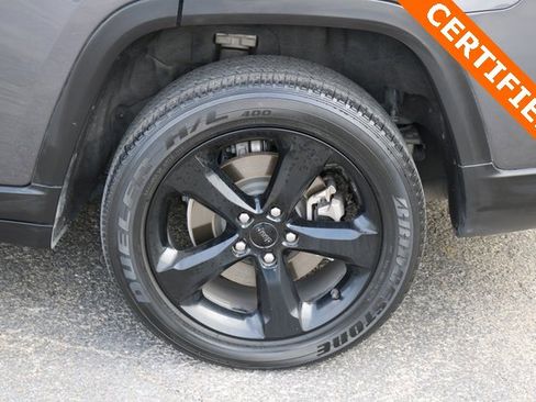 Used 2022 Jeep Grand Cherokee L Laredo image 9