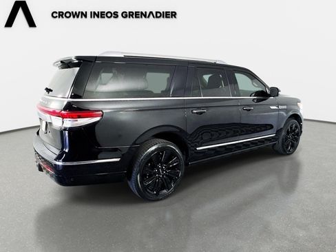 Used 2024 Lincoln Navigator L Reserve AWD/4WD image 5
