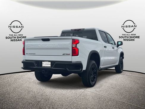 Used 2023 Chevrolet Silverado 1500 ZR2 w/ Technology Package AWD/4WD image 5