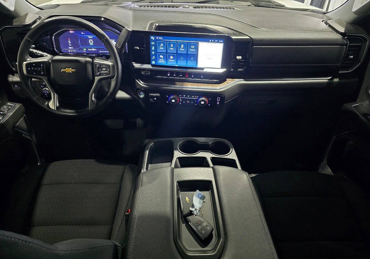 Used 2024 Chevrolet Silverado 2500 LT AWD/4WD image 12