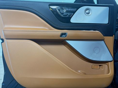 Used 2024 Lincoln Aviator Black Label w/ Class IV Trailer Tow Package image 23