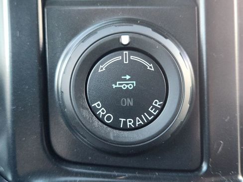 Used 2025 Ford F350 Platinum w/ FX4 Off-Road Package AWD/4WD image 34