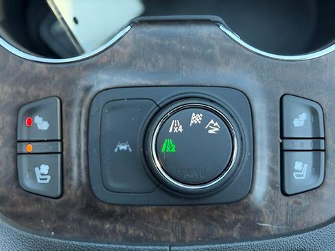 Used 2023 GMC Acadia Denali w/ Denali Technology Package AWD/4WD image 21