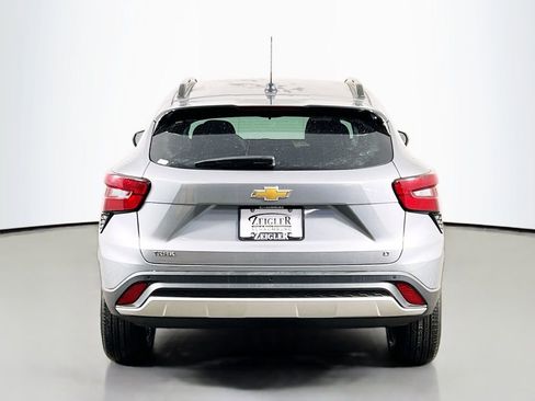 New 2026 Chevrolet Trax LT w/ Driver Confidence Package image 6