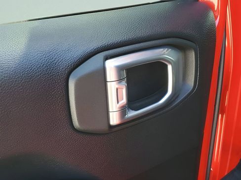 Used 2021 Jeep Gladiator Overland image 46