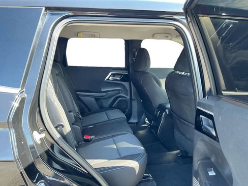 Used 2024 Mitsubishi Outlander ES FWD image 23
