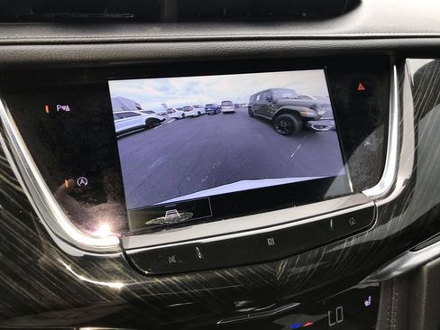 Used 2021 Cadillac XT6 Premium Luxury FWD image 17
