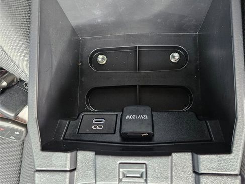 Used 2025 Toyota Corolla Cross LE image 26