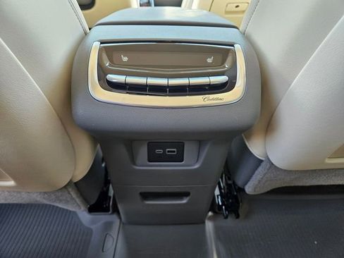 Certified 2025 Cadillac XT6 Premium Luxury w/ Technology Package FWD image 11