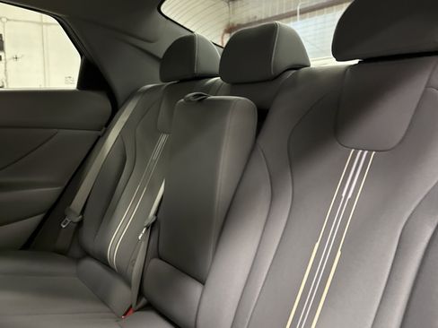 Used 2024 Hyundai Elantra SEL w/ Convenience Package image 13