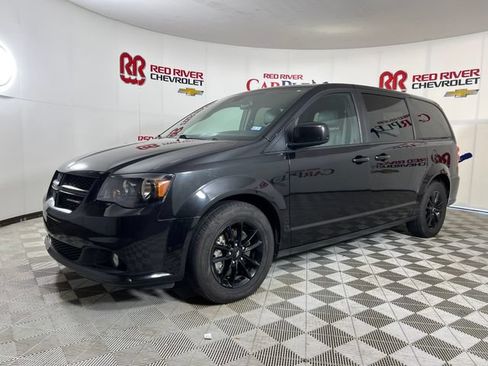 Used 2019 Dodge Grand Caravan GT w/ Safety Sphere Group FWD image 3