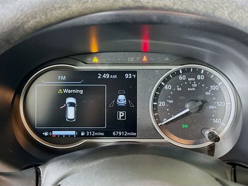 Used 2018 Nissan Kicks SV FWD image 19