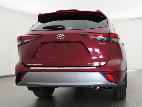 New 2026 Toyota Highlander Platinum AWD/4WD image 23