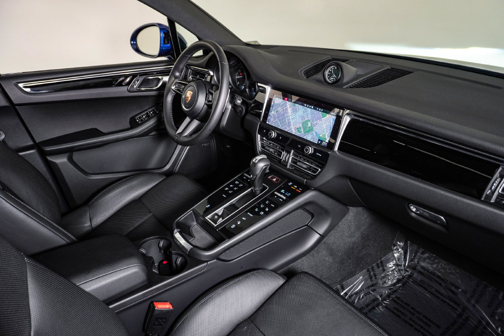 Certified 2026 Porsche Macan AWD/4WD image 14