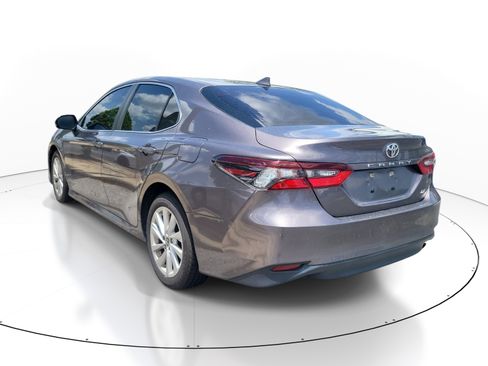 Used 2023 Toyota Camry LE FWD image 5