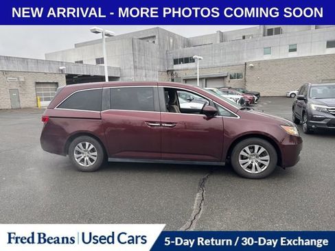 Used 2016 Honda Odyssey SE image 2