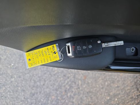 Used 2015 Kia Soul ! w/ Sun & Sound Package image 36