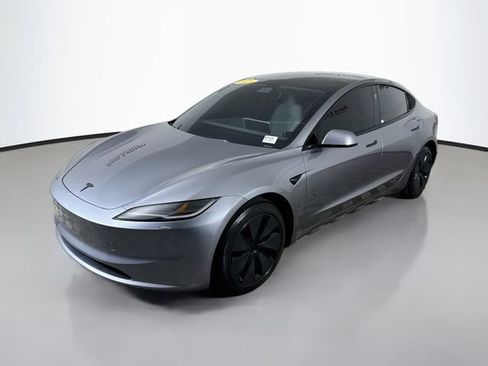 Used 2025 Tesla Model 3 RWD image 3