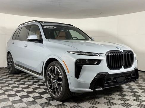Used 2024 BMW X7 xDrive40i w/ Executive Package AWD/4WD image 9