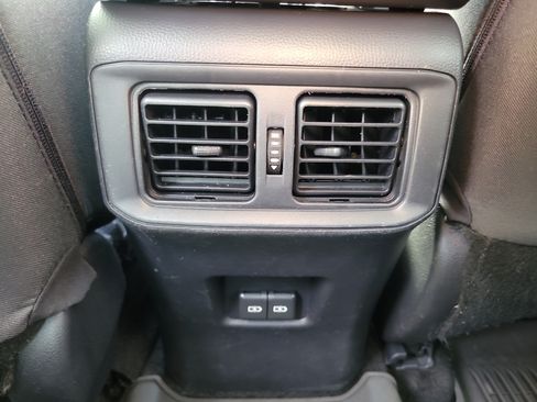 Used 2025 Toyota RAV4 XLE w/ Convenience Package FWD image 17