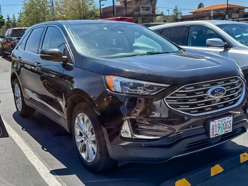 Used 2022 Ford Edge Titanium w/ Equipment Group 301A AWD/4WD image 2