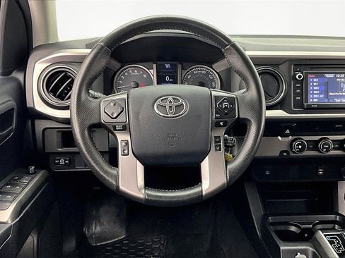 Used 2019 Toyota Tacoma SR5 image 5