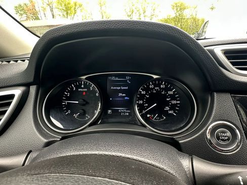 Used 2016 Nissan Rogue SV w/ SV Premium Package AWD/4WD image 11