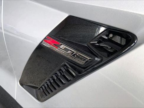 Used 2016 Chevrolet Corvette Z06 w/ 3LZ Preferred Equipment Group RWD image 10