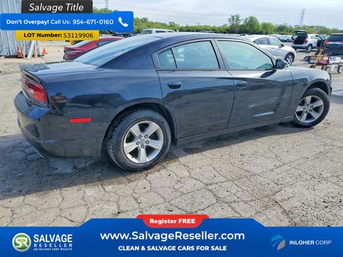 Used 2014 Dodge Charger SE RWD image 4