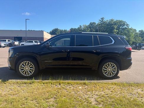 Used 2026 GMC Acadia Denali w/ LPO, Floor Liner Package AWD/4WD image 3