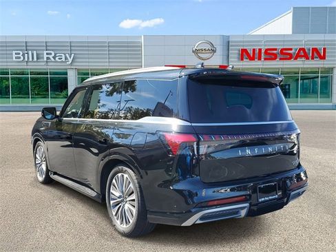 Used 2025 INFINITI QX80 Sensory image 3