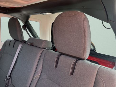 Used 2025 Jeep Wrangler Willys image 25