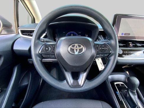 Used 2026 Toyota Corolla LE FWD image 6