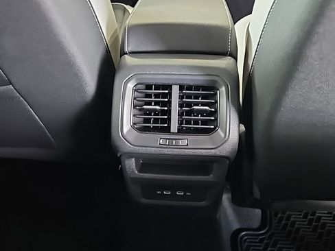 New 2026 Volkswagen Taos SE AWD/4WD image 18