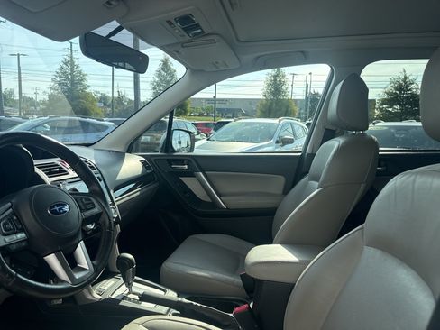 Used 2017 Subaru Forester 2.5i Limited AWD/4WD image 9