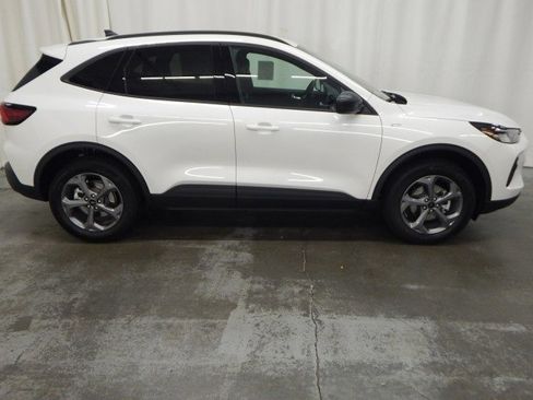 New 2025 Ford Escape ST-Line w/ Tech Pack #1 image 2
