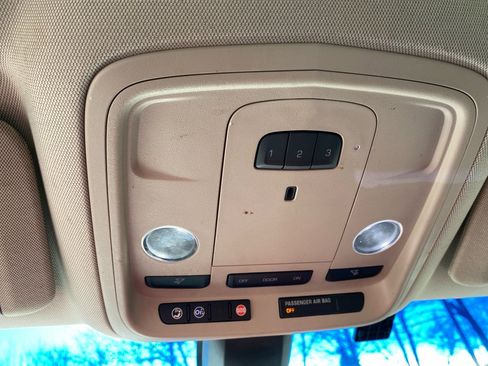 Used 2019 Cadillac XTS Luxury image 16