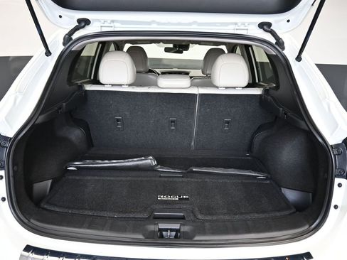 Used 2022 Nissan Rogue Sport SV w/ Technology Package image 40