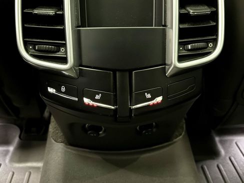 Used 2016 Porsche Cayenne S AWD/4WD image 18