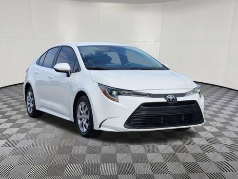Used 2024 Toyota Corolla LE image 2