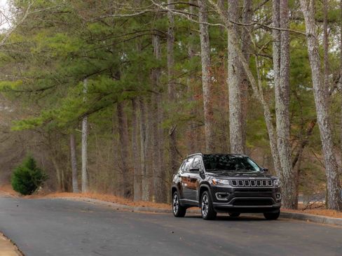 Used 2020 Jeep Compass Limited image 37